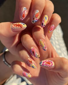 Colorful idea for your nails this summer #manicure #manicura #uñas #diseñodeuñas #ногтидизайн #дизайнногтей #маникюр Paisley Nails, Summertime Nails, Vsco Summer, Mani Ideas, Different Nail Designs, Textiles Art, Summer Manicure, Summer Happy