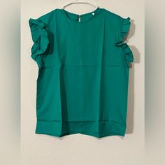 Green Pleated Sleeve Crewneck Top - Camisa Xl Hundred Percent Polyester Green Sleeveless Blouse For Workwear, Green Crew Neck Top For Day Out, Green Sleeveless Blouse For Work, Chic Green Crew Neck Blouse, Green Ruffled Tops For Work, Green Ruffled Tops For Workwear, Green Crew Neck Top For Work, Green Crew Neck Top With Ruffles, Blue Shirt With Jeans