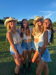 Country In The Park Outfits, Kenney Chesney Concert Outfit, Jean Skirt Country Concert Outfit, Cute Country Outfits For Concert, Country Outfits For Concerts, Cute Country Concert Outfits, Luke Combs Concert Outfit, Country Concert Fits, Country Fest Outfits