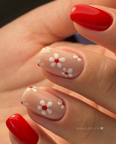 Beautiful nail art for when spring comes Easy Flower Nails, Cute Nail Polish, Nail Designs Spring, Beautiful Nail Art, Flower Nails, Henna Tattoo, Short Nails, Red Nails, Swag Nails