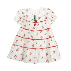 Vestido Infantil em tecido de algodão com textura de linho, decote em U, mangas fofas, pala pequena com abertura e amarração de crochê, recortes franzidos com detalhe de vivo abrindo a roda, deixando soltinho e confortável. Feito com a estampa exclusiva “Uma florzinha”.
Composição Tricoline 100% algodão Playful Cotton Dress For Holiday, Sweet Short Sleeve Cotton Dress, Playful Cotton Holiday Dress, White Cotton Holiday Dress, Off White, White