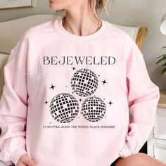 Taylor Swift Shirt Ideas Midnights, Taylor Swift Inspired Hoodies, Taylor Swift Quote Shirts, Cricut Shirt Ideas Taylor Swift, Bejeweled Taylor Swift Shirt, Taylor Swift Sweatshirt Design, Taylor Swift Hoodie Ideas, Taylor Swift T Shirt Ideas, Taylor Swift Cricut Ideas