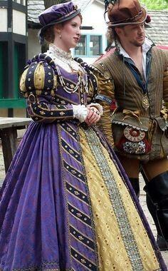 Beautiful and amazing gown. Elizabethan Gown, Elizabethan Costume, Elizabethan Fashion, 16th Century Fashion, Tudor Fashion, Tudor Costumes, Elizabethan Era, Fest Outfits