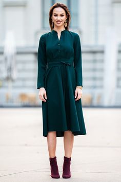 Dark Green Dress, Winter Shirt Dress, Collar Midi Dress Dark green dress with collar and front buttons ➤ Features > Dress length: 107 cm (42,12'') > Stand up collar > Long sleeves > Lining in skirt part > Zipper on the side > Front buttons > Separated belt ➤ Sizing My Size Guide in FAQ section below will help you define the perfect size match. The item can also be made according to your measurements - just message them to me. ➤ Delivery Your item is made-to-order and will be Winter Shirt Dress, Long Sleeve Dress Plus Size, Midi Dress Long Sleeve, Dark Green Dress, Dress Collar, Dress Winter, Shirtwaist Dress, Long Midi Dress, Oversized Dress