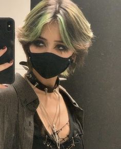 Black And Green Hair Aesthetic, Crowcore Hairstyles, Demigirl Outfit Ideas, Demigirl Fashion, Demigirl Outfits, Grunge Short Hair, Transboy Hair, Gender Fluid Hair