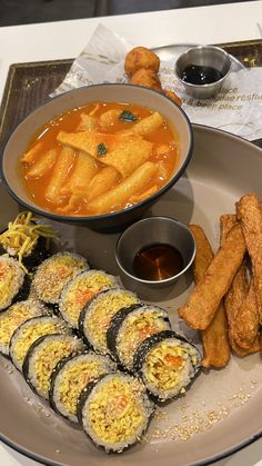 #food #koreanfood #korea #southkorea #tteokbokki #kimbap #yummy #koreanfood #foodies #fish #fishcakes #pescetarian #cute #kpop #seoul #hongdae #bts #blackpink #enhypen #aespa #hellokitty #winter #alt #aesthetic #서울 #홍대 #jungkook #dailyinspo #ullzang #ulzzang South Korea Seoul Food, Seoul Foods, Seoul Korea Food, Korean Street Food Seoul, Seoul Pictures, Hongdae Seoul, Airport Food, Airplane Food, South Korean Food