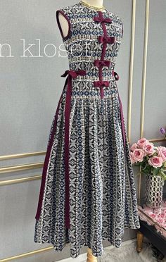 Uneven Hemline Dress, Simple Long Dress, Traditional Dresses Designs, Batik Fashion, Beautiful Dress Designs, Designer Dresses Casual, Boutique Dress Designs, Classy Dress Outfits, Stylish Dress Book