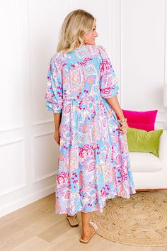 - Sweeten your dress collection with this darling dress! - Unlined material with a colorful abstract print - A ruffled v-cut neckline with a tie detail - ¾ length puff sleeves with cuffs - A flattering a-line silhouette that ends in a midi length hemline Measurements S : Bust 38", Hip 42", Length 44.5", Sleeve Length 13.5", Waist 36". M : Bust 40", Hip 44", Length 45", Sleeve Length 14", Waist 38". L : Bust 42", Hip 46", Length 45.5", Sleeve Length 15", Waist 40". Darling Dress, V Cut, V Cuts, Colorful Abstract, Abstract Print, Puff Sleeves, Dress Collection, Midi Length, Puff Sleeve