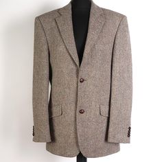 Classic Harris Tweed crafted from 100% Scottish pure new wool exclusive to Peter Christian.  Luxury classic British tweed blazer in oat cream color.  Finest British tailoring with a countryside vibe. Fully lined, 2 button front, 4 button cuff, slanted pockets, and two side vents. Excellent condition with no sign of use.  Size men's 36in R length of the jacket chest - 52 cm x 2  shoulders - 48 cm  sleeve length from shoulder seam - 63 cm  total length - 76 cm  era: contemporary with a British vin Oat Cream, British Tailoring, Harris Tweed Jacket, British Sports, Harris Tweed, Tweed Blazer, Blazers For Men, Luxury Vintage, Tweed Jacket