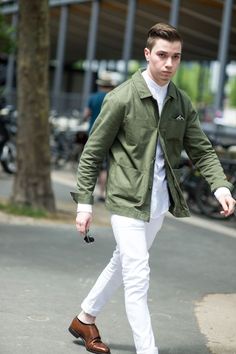 Fashion Documentaries, Daily Uniform, Mens Vest Fashion, Men Streetstyle, London Fashion Week Street Style, Fashion Week Outfit, Stockholm Street Style, Paris Fashion Week Street Style, White Trousers