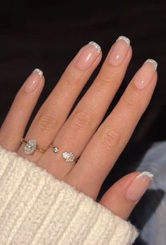 Glitter Tip Nails, Gel Nails French, Squoval Nails, Subtle Nails, Simple Gel Nails, Smink Inspiration, White Nail, Neutral Nails, Xmas Nails