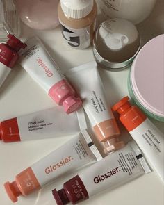 Glossier Cloud Paint Aesthetic, Cloud Paint Glossier, Best Glossier Products, Makeup Asthetic, Blush Application, Cloud Paint, Glossier Cloud Paint, Glossier Makeup