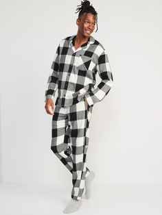 Just in time for the holidays, get your whole fam together for a jam session with our matching Jingle Jammies Two-piece pajama set includes button-front pajama top and matching pajama bottoms for men.  Open neck.  Spread collar and notched lapel, Lon Pajamas Men, Mens Flannel Pajamas, Matching Pajama, Jam Session, Drawstring Waist Pants, Gorgeous Outfits, Flannel Pajama Sets, Open Neck, Night Suit