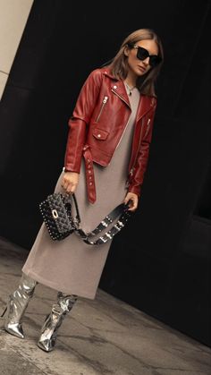 Street Style Trends 2023, Luxury Red Leather Jacket For Fall, Luxury Burgundy Leather Jacket For Fall, Chic Burgundy Leather Jacket For Winter, Red Leather Winter Outerwear, Oversized Red Leather Jacket, Silver Boots, Looks Street Style, Winter Fashion Outfits