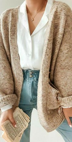 Warm Neutral Outfit, Fall Causal Outfits Women, Neutral Clothing Aesthetic, Neutral Fashion Aesthetic, Trendy Outfits 2020, Looks Street Style, Outfit Trends, Mode Inspo, Cozy Outfit