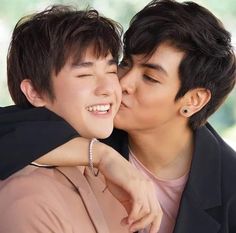 2moons The Series, 2 Moons, Cute Asian Guys, Cute Couple Poses, Character Poses, Body Poses, Cute Actors, Pose Reference Photo, Thai Drama