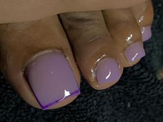 Gel Polish Pedicure Designs, Pedicure Ideas Gel, Pedicure Acrylic Toenails, Purple Acrylic Toes, Light Purple Toe Nails, Short Acrylic Birthday Nails, Poly Gel Toe Nails, Lilac Toe Nails, Cute Toes Pedicures