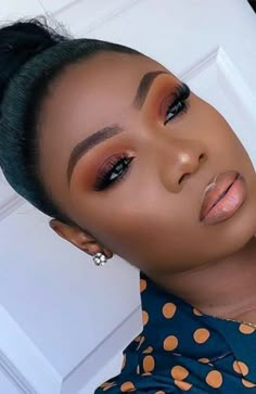 Thanks Giving Make Up, Fall Makeup Looks For Black Women, Burnt Orange Eyeshadow Looks, Make Up For Dark Skin Women, Makeup On Dark Skin Women, Maquillage Yeux Cut Crease, Party Make-up, African American Makeup, Natural Glam Makeup