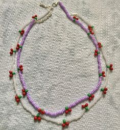 Cherry Necklace handmade with love. Cherry Beaded Necklace, Cherry Jewelry, Beaded Chocker, Beaded Necklace Tutorial, Funky Necklace, Cherry Necklace, Diy Jewelry Unique, Necklace Cute, Wire Jewelry Designs