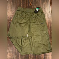 New With Tags Men’s Mesh Army Green Pants Xl Green Nike Bottoms With Side Pockets, Nike Green Bottoms, Army Green Pants, Mesh Pants, Pants Nike, Nike Green, Green Pants, Nike Pants, Men's Nike