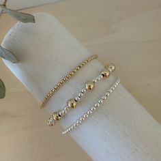 Silver Beaded Bracelets, Everyday Bracelets, Bracelets Layering, Bracelets Dainty, Beaded Bracelet Stack, Bracelets Sets, Bracelets Trendy, Mixed Jewelry, Gold Bracelets Stacked