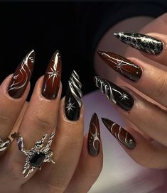 black and red nails ideas Halloween Nails Long Almond, Dark Inspired Nails, Red And Black Almond Nails Designs, Black Nails Silver Design, Nail Designs Alt, Maroon Halloween Nails, Bayonetta Nails, Long Almond Nails Black, Black Red Silver Nails