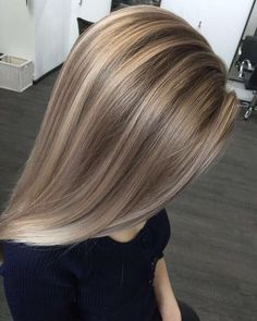 Blonde Highlight, Brown Hair With Blonde Highlights, Blonde Hair Inspiration, Blonde Hair Looks, Fresh Hair, Blonde Hair With Highlights, Hair Color Highlights, Hair Shades, Penteado Cabelo Curto