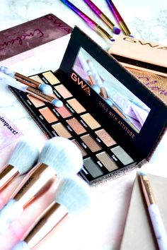 UK Beauty & Fashion Blogger @sunshinesprkle reviewed the new GWA Ultimate Goddess Palette. Vegan & cruelty free eyeshadow #gwalondon Beauty Fashion, Eyelashes, Fashion Beauty