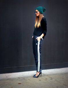 上着だけじゃない！ adidas ジャージコーデ Superbowl Party Outfit, Sporty Pants, Sports Style, Sport Chic, Sporty Outfits, Sporty Chic