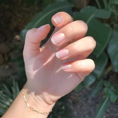 Gel Nail At Home How To Do, Natural Manicure No Polish, Short Healthy Nails, Healthy Short Nails, Diy Natural Nails At Home, Home Manicure Diy, Gel Natural Nails Manicures, Natural Manicure Ideas, Natural Gel Manicure