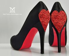 Fashion DIY: Valentine's Love Shoes with Glitter Hearts Diy Glitter Shoes, Hak Tinggi, Diy Valentine's Day Decorations, Heart Shoes, Red High Heels, Glitter Shoes, Red High, Glitter Hearts, Valentine's Day Diy