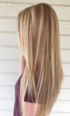 Dorty Blonde Hair With Blonde Highlights, Golden Blonde With Root Shadow, Dark Blond Hilights, Sun Kiss Blonde Hair, Dark Blonde Hair With Light Highlights, Highlights On Ash Blonde Hair, Blonde Melir Hair, Carmel Highlights Dirty Blonde Hair, Honey Blonde Hair Highlights