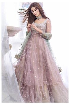 Gaun Ruffle, Pengantin India, Gown Party Wear, Desi Wedding Dresses, Pakistani Wedding Outfits, Pakistani Fashion Party Wear, Indian Bridal Dress, Indian Gowns Dresses