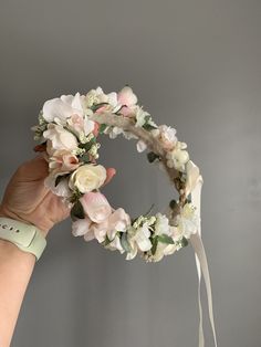 Tieback Halo Flower Crown with Pinks, Ivory with green accent. Flowers and greenery are mounted on Natural Jute rope covered wire. The flowers are backed with felt for extra comfort. Headband is adjustable . Each piece is custom made and no two are 100% alike. If you are not seeing something that you are looking for, please convo me for a custom order. Would be happy to accommodate custom orders if I am able to. Thank you for stopping by my shop! ATTENTION: This item contains small parts that po Newborn Crown, Crown Halo, Baby Flower Crown, Pink Flower Crown, Newborn Flower, Crown Baby, Flower Cake Toppers, Bridal Halo, Flower Crown Headband