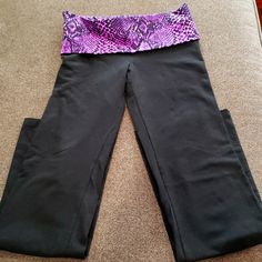 Pink Victoria's Secret Yoga Pants Size Small New Without Tags. Stretch Full Length Purple Pants, Purple High Waist Stretch Yoga Pants, Purple Athleisure Pants For Workout, High Waist Stretch Purple Yoga Pants, Purple Athleisure Workout Pants, Fitted Purple Bottoms With Elastic Waistband, High Waist Purple Workout Bottoms, Purple Stretch Activewear With Pockets, Purple Fitted Yoga Pants