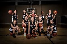 Cool Team Photo Ideas, Basketball Team Photography, Basketball Team Photos Ideas, Basketball Team Pictures Poses, Basketball Group Pictures, Team Basketball Pictures