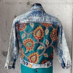 Incredible Women’s Vintage 80s Acid Wash Size Medium But This Will Fit Small And Xs! Handmade Customize Back, Bohemian Style Up-Cycled Blue Fitted Cotton Denim Jacket, Retro Blue Denim Jacket For Spring, Bohemian Blue Denim Jacket With Pockets, Spring Retro Blue Denim Jacket, Bohemian Blue Denim Jacket For Winter, Fitted Bohemian Outerwear In Medium Wash, Bohemian Blue Denim Jacket For Fall, Vintage Blue Denim Jacket With Patchwork, Vintage Levi's Blue Outerwear