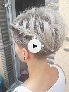 +kapsels 2023 dames halflang, kapsels 2023 dames, Stacked Bob Haircut, Pixie Haircut For Thick Hair, Kids Braided Hairstyles, Short Hair Haircuts, Blonde Pixie, Fall Hair Color