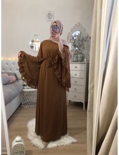 Frill Abaya, Modest Clothing Muslim, Date Night Plus Size, Muslim Clothes, Camel Dress, Beautiful Days, Muslimah Dress, Out Of Love, Muslim Women Fashion