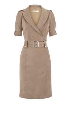 I love this dress - wish it would look like this on me :-) Draped Shirt, Áo Blu, Karen Millen Dress, Afrikaanse Mode, Dress Beige, Fitted Shirt, Metal Work, 가을 패션, Karen Millen