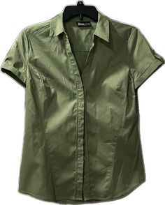 Green Short Sleeve Office Blouse, Green Short Sleeve Blouse For Office, Green Casual Blouse For Office, Casual Green Blouse For Office Wear, Green Short Sleeve Tops For Business Casual, Office Wear Short Sleeve Shirt, Green Blouse With Placket, Fitted Blouse With Rolled Sleeves, Short Sleeve Shirt For Summer Office Wear