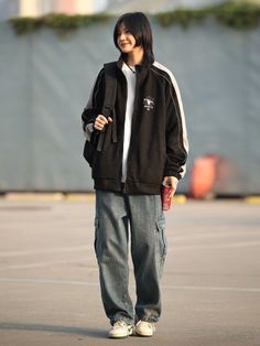 Casual Tomboy Style, Tomboy Outfits Winter, Korean Tomboy Outfits, Hawaiian Outfit Men, Tomboyish Outfits, Tomboy Outfit Ideas, Tomboy Fits, Tomboy Girls, Boyish Girl