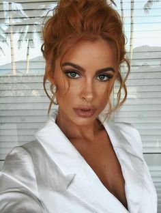 Ellie Gonsalves, Red Hair Green Eyes, Red Hair Inspo, Red Hair Woman, Ginger Hair Color, Hair Color Auburn, Beautiful Red Hair, Different Hair Types, Different Hair