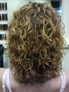 medium curly hair with bangs hairstyles Medium Permed Hairstyles, Loose Perm, Body Wave Perm, Perm Hairstyles, Spiral Perm, Short Permed Hair, Calendar Management, Thick Hair Styles Medium