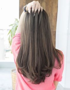 ふわっとストレートワンカール(RY-180) | ヘアカタ��ログ・髪型・ヘアスタイル|AFLOAT（アフロート）表参道・銀座・名古屋の美容室・美容院 Short Hair Blonde Balayage, Hair Blonde Balayage, Short Hair Blonde, Haircuts For Long Hair With Layers, Medium Hair Styles For Women, Simple Hairstyle, Medium Short Hair