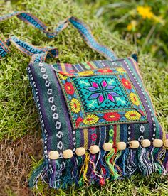 Hi and welcome to ARTZIAMorocco modest shop. The embroidered bag will be an original and wonderful gift on any occasion for men and women. Handmade Moroccan woven boho bag. Unique, handcrafted, elegant, and highly functional, this authentic Moroccan handbag is carved by highly skilled Moroccan artisans. It is a light bag consisting of two parts (main and front). - It is a versatile and adaptable model that is useful in various activities, - It is an original handcrafted piece. Measurement : this Unique Purses And Handbags, Handmade Purses And Handbags, Hand Made Bags, Moroccan Bags, Diy Handmade Bags, Hand Made Bag, Men Shoulder Bag, Boho Chic Bags, Handmade Fabric Bags