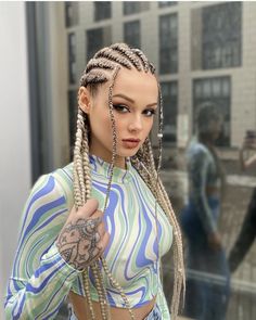 Goddess Braids White Girl, White Girl With Braids, Braids On White Girls, Wavy Weave Hairstyles, White Girl Braids, Long Weave Hairstyles, Straight Weave Hairstyles, Beautiful Dreadlocks