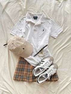 #outfits Sixth Form Outfits, Money Clothes, Polo Shirt Outfits, Mode Inspiration, Teen Fashion Outfits