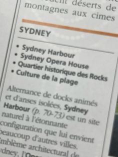 an advertisement for the sydney harbour opera house in french, with information about its location