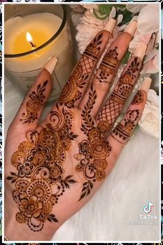 Looking for the perfect palm henna designs for your next celebration? Look no further! These 6 stunning palm henna designs are sure to make a statement at any event. From intricate patterns to bold and beautiful designs, these henna ideas will have you standing out from the crowd. Say goodbye to boring hand art and hello to these eye-catching palm henna designs! Mehendi Ideas Palm, Palm Of Hand Henna, Mendhi Designs Inside Palm, Henna On The Palm, Henna Designs Diwali, Mendhi Palm Design, Mehendi Designs On Palm, Mehendi On Palm, Inner Palm Henna Designs